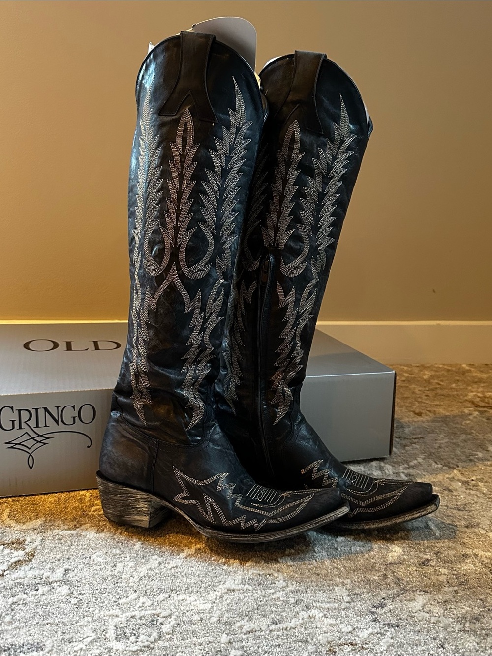 Old Gringo Mayra 18” Boots Size 6. Worn once.